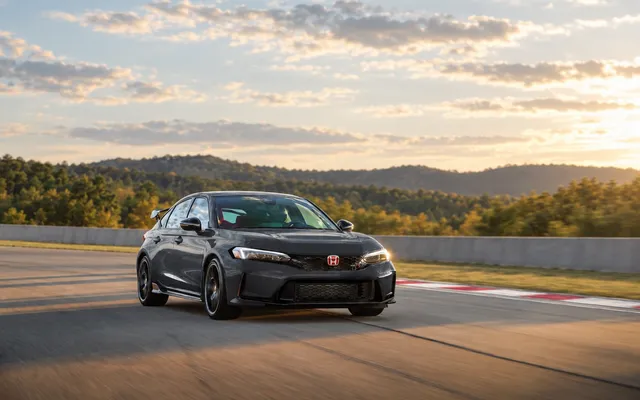 Honda Civic Type R 2027: доработки для трека и города Honda Civic Type R 2027: доработки для трека и города