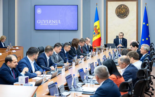 Запасы топлива и предложение о ЧП в Молдове