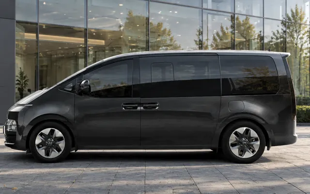 Обновленный Hyundai Staria в Украине: версии и цены