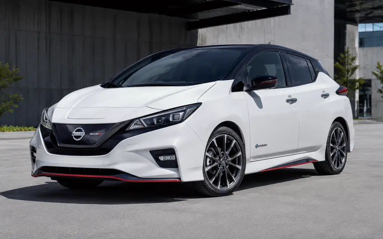 Nissan LEAF NISMO 2026: спортивная настройка без роста мощности Nissan LEAF NISMO 2026: спортивная настройка без роста мощности