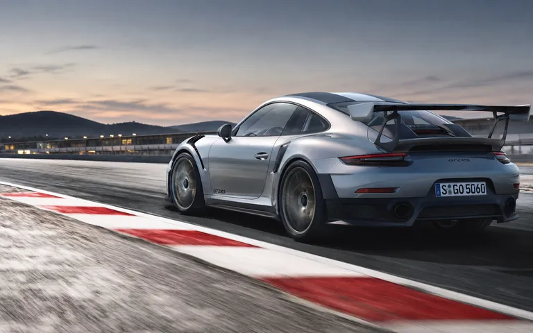 Porsche 911 GT2 Flachbau RS: чем Sonderwunsch отличается от серийного 911 Porsche 911 GT2 Flachbau RS: чем Sonderwunsch отличается от серийного 911
