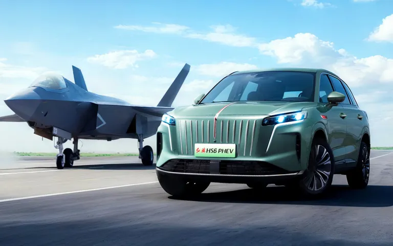 Hongqi HS6 PHEV установил рекорд Guinness: плаг-ин гибридный SUV проехал 2327 км без дозаправки Hongqi HS6 PHEV установил рекорд Guinness: плаг-ин гибридный SUV проехал 2327 км без дозаправки